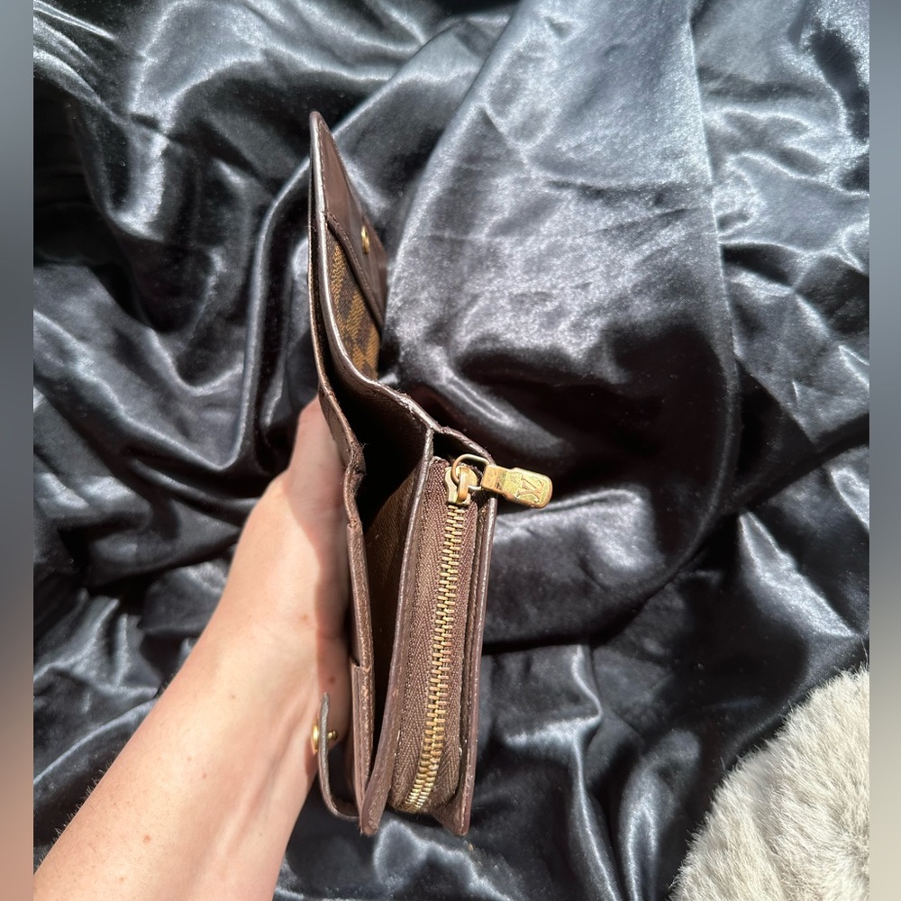 Louis Vuitton Damier Ebene Compact Wallet - Picture 7 of 8